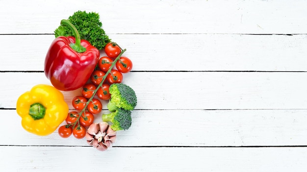 Свежие ингредиенты на столе